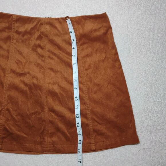 Faux Suede Brown Mini Skirt 60s/70s Casual Hippie Cowgirl Size Medium - Picture 9 of 10